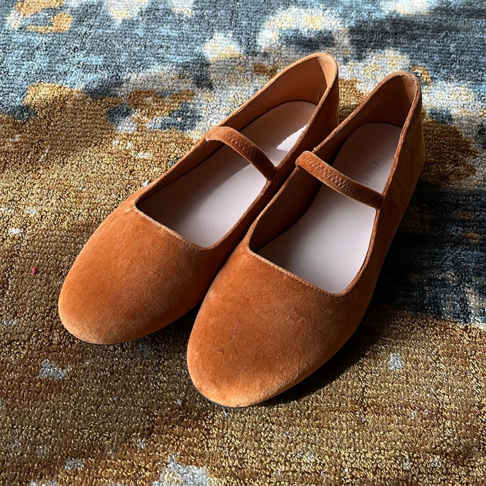 Everlane “The Maryjane” velvet flats